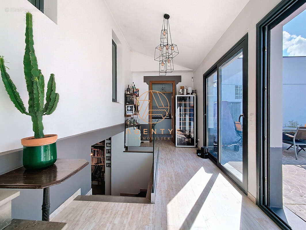 Maison à SAINT-MAUR-DES-FOSSES