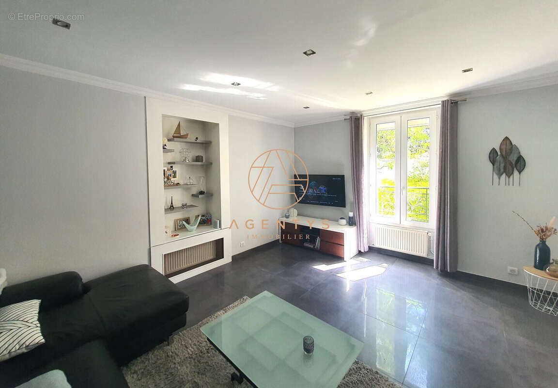 Maison à CHAMPIGNY-SUR-MARNE