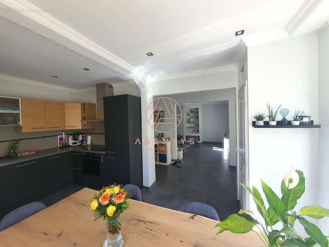 Maison à CHAMPIGNY-SUR-MARNE