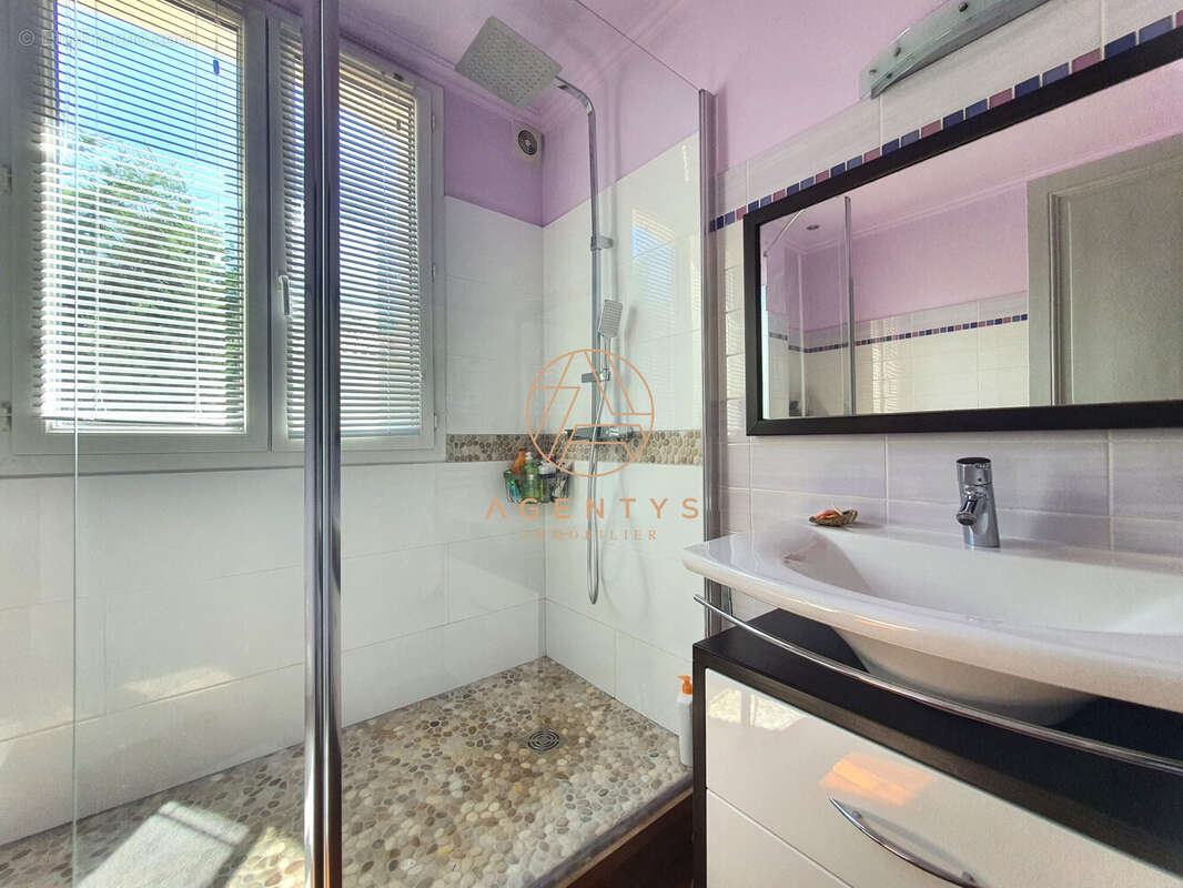 Maison à CHAMPIGNY-SUR-MARNE