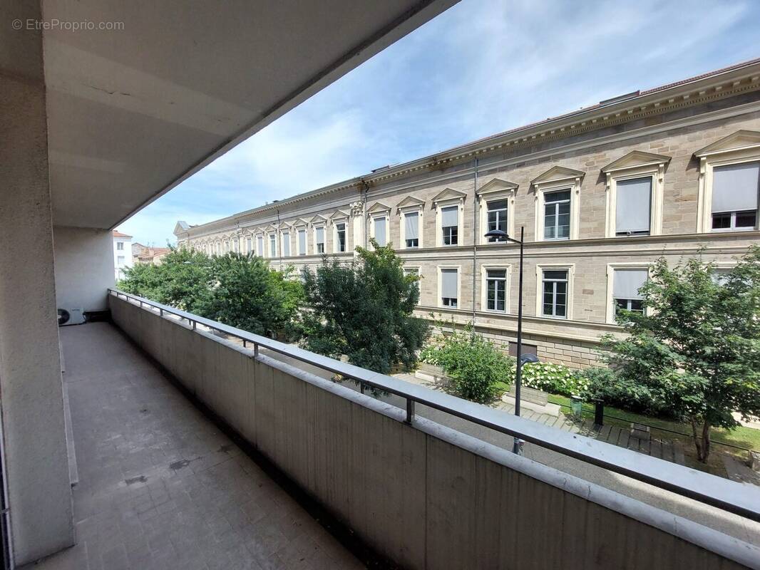 Appartement à SAINT-ETIENNE