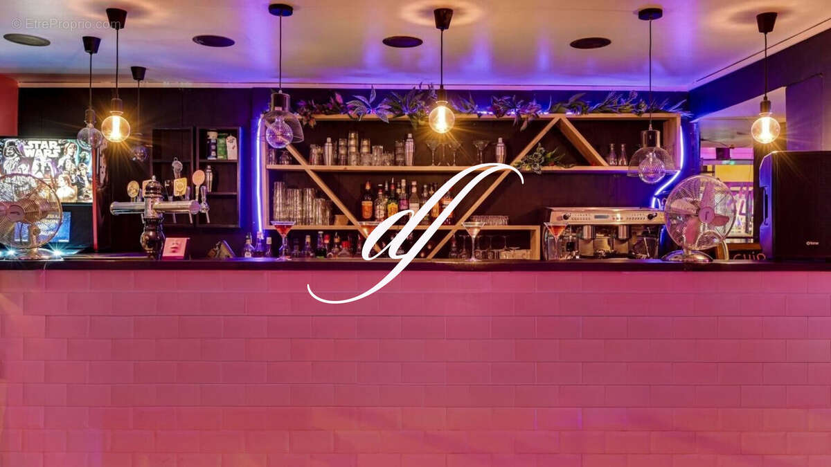 Commerce à PARIS-2E