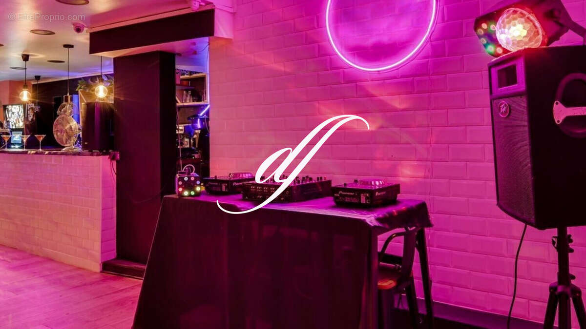 Commerce à PARIS-2E