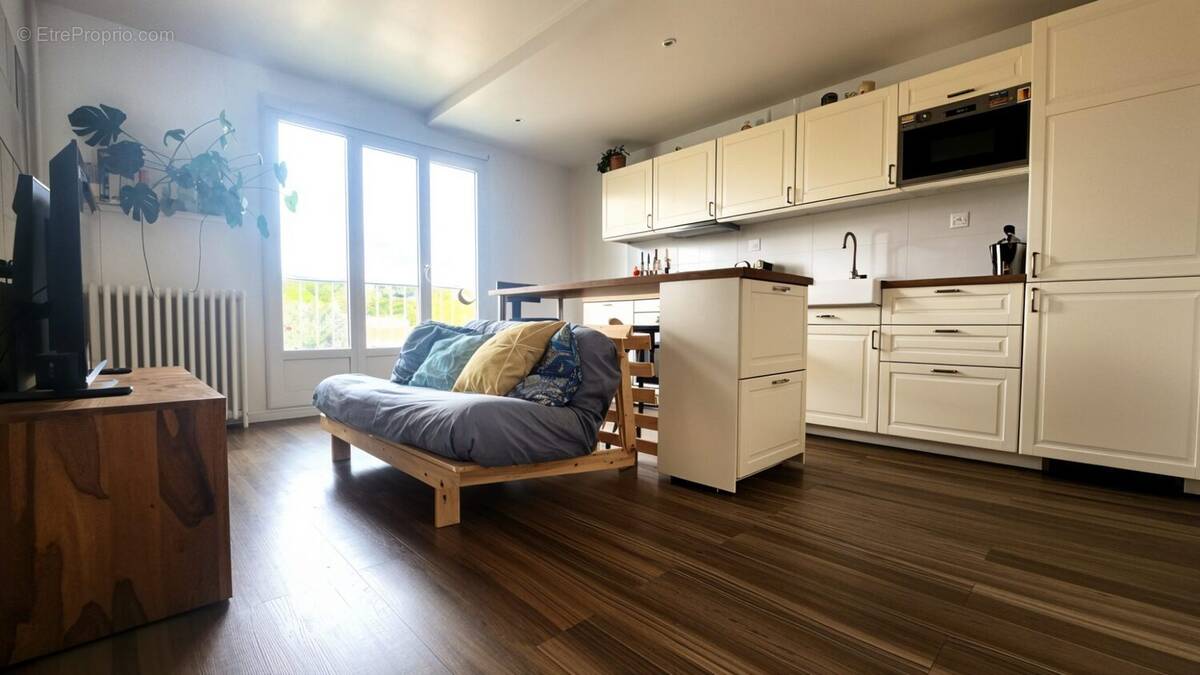 Appartement à MAISONS-ALFORT