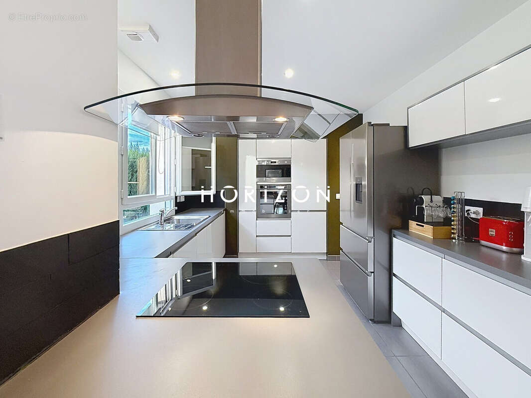 Maison à LA CHAPELLE-DE-GUINCHAY