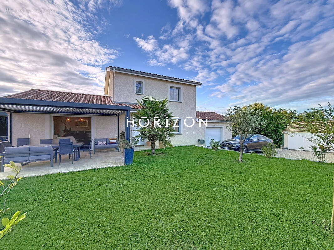 Maison à LA CHAPELLE-DE-GUINCHAY