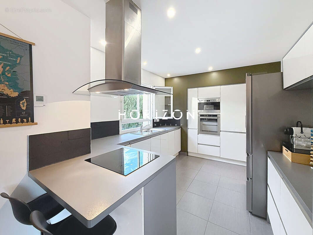 Maison à LA CHAPELLE-DE-GUINCHAY