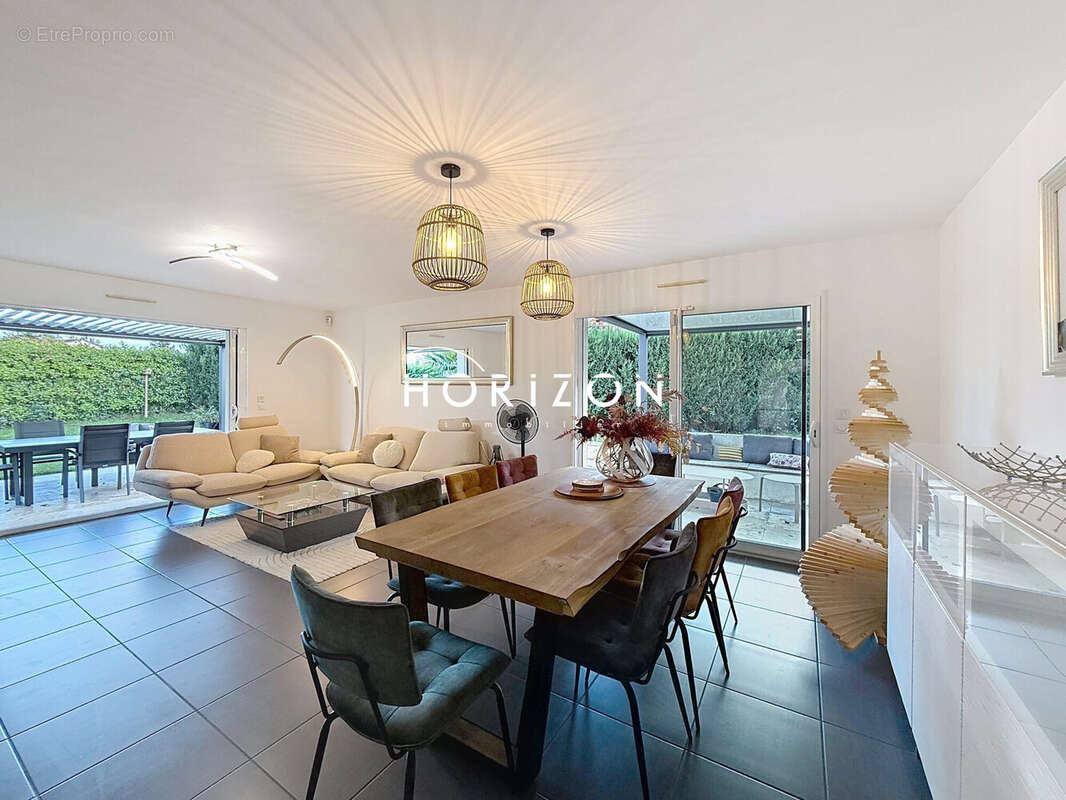 Maison à LA CHAPELLE-DE-GUINCHAY