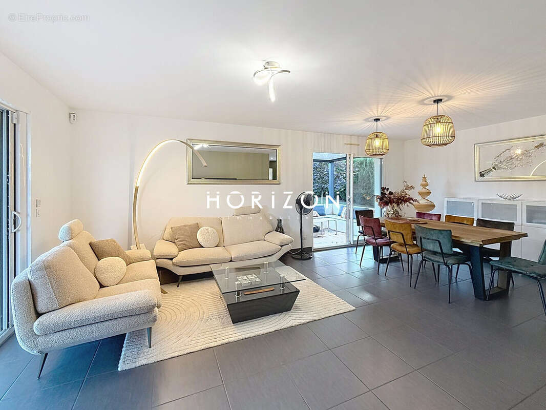 Maison à LA CHAPELLE-DE-GUINCHAY