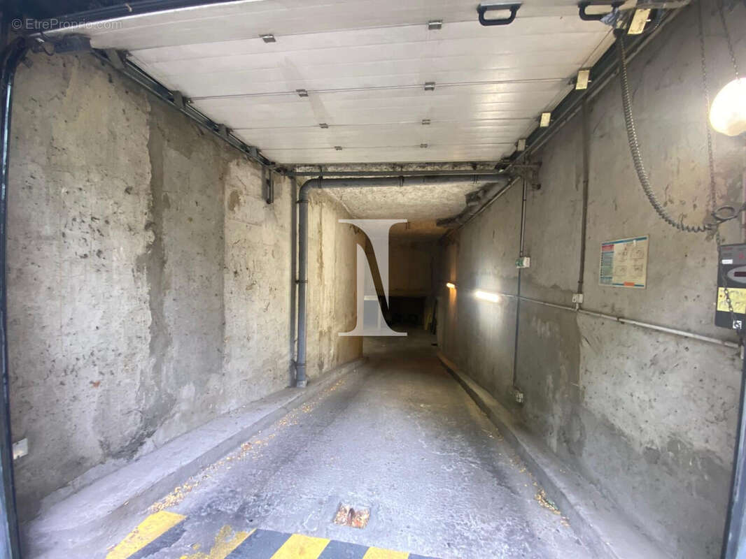 Parking à PARIS-19E