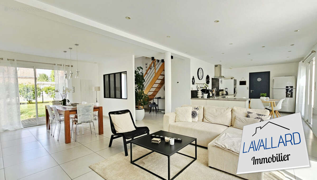 Maison à RAINNEVILLE