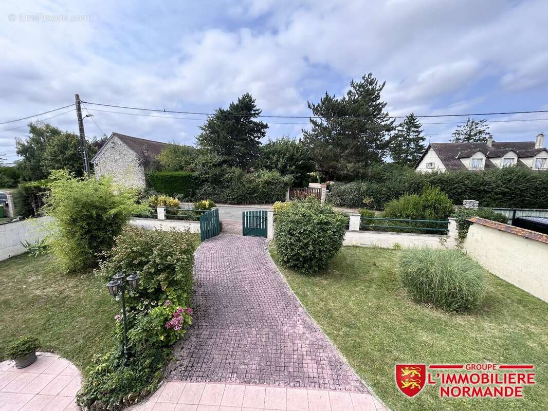 Maison à BONNIERES-SUR-SEINE