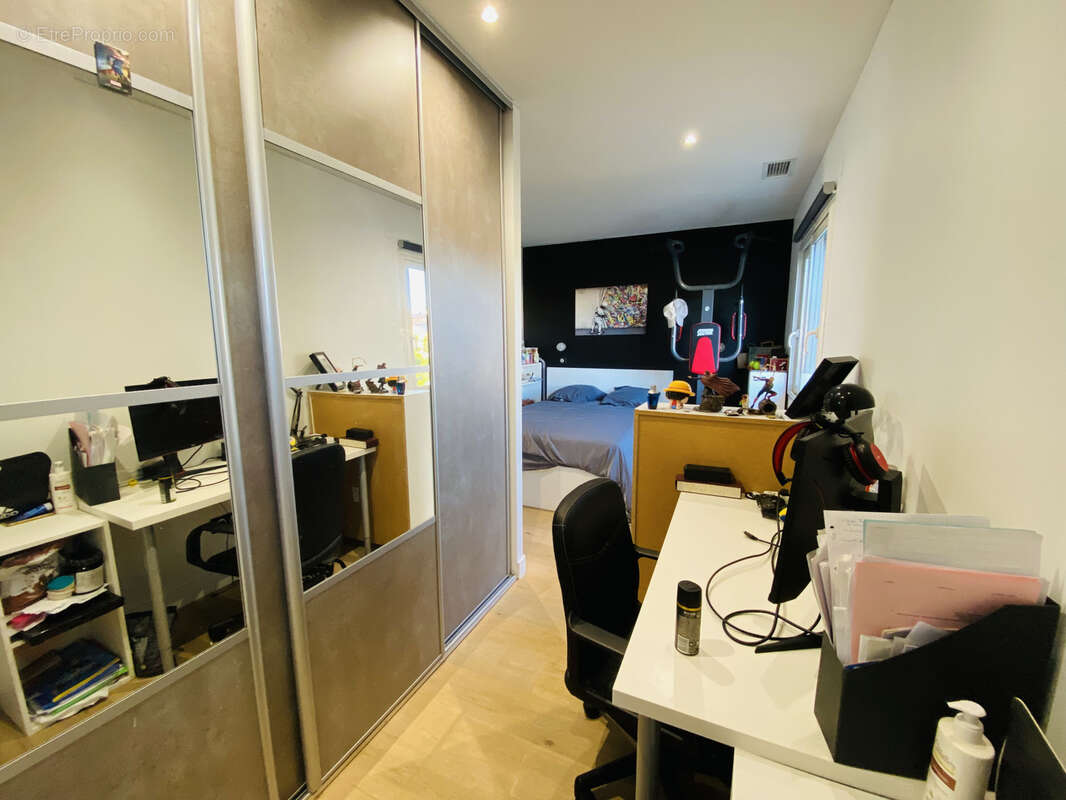 Maison à SAINT-BRES