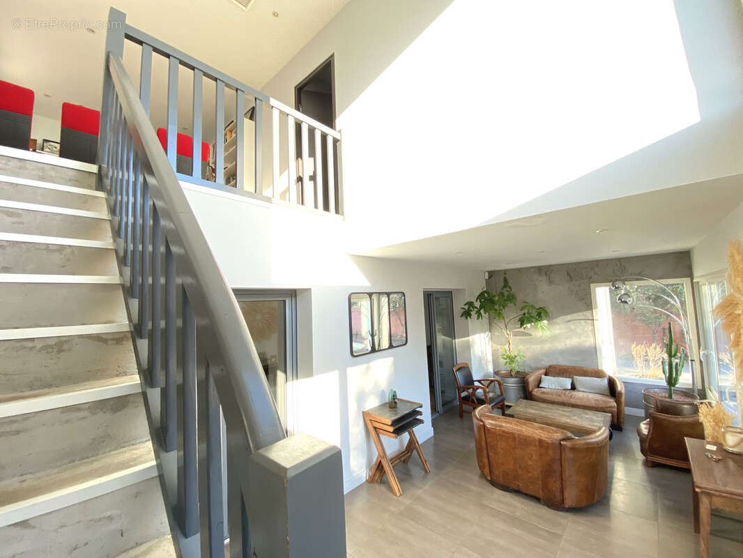 Maison à SAINT-BRES