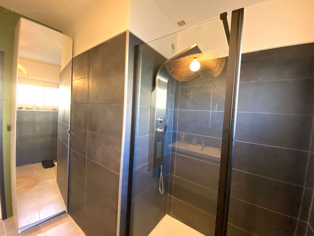 Maison à SAINT-BRES