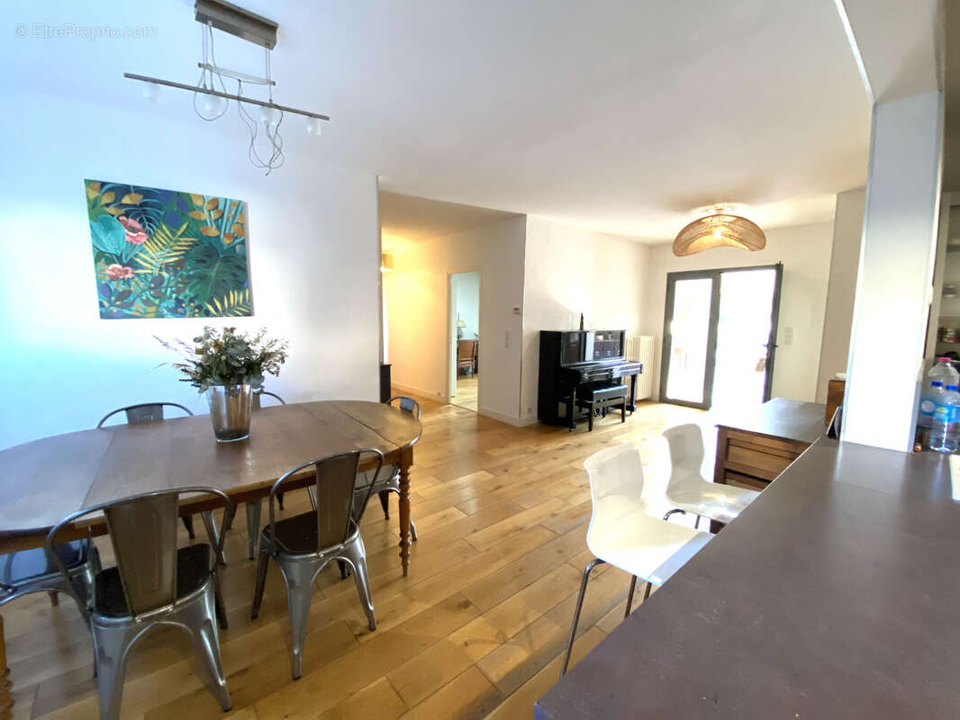 Maison à SAINT-BRES