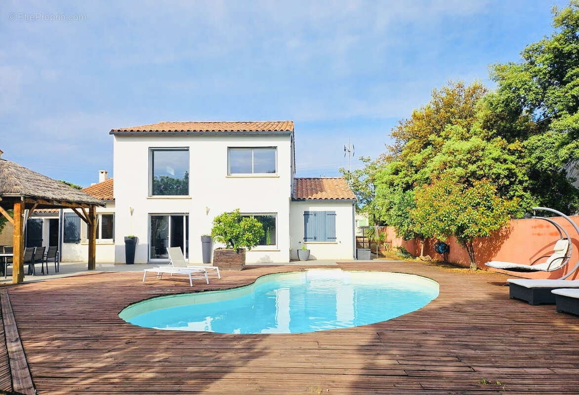 Maison à SAINT-BRES