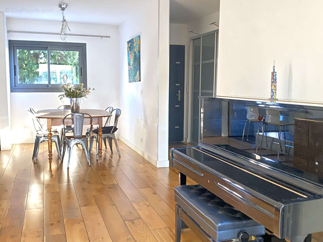 Maison à SAINT-BRES