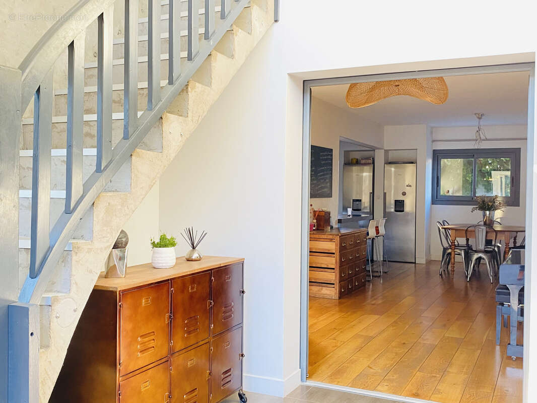 Maison à SAINT-BRES