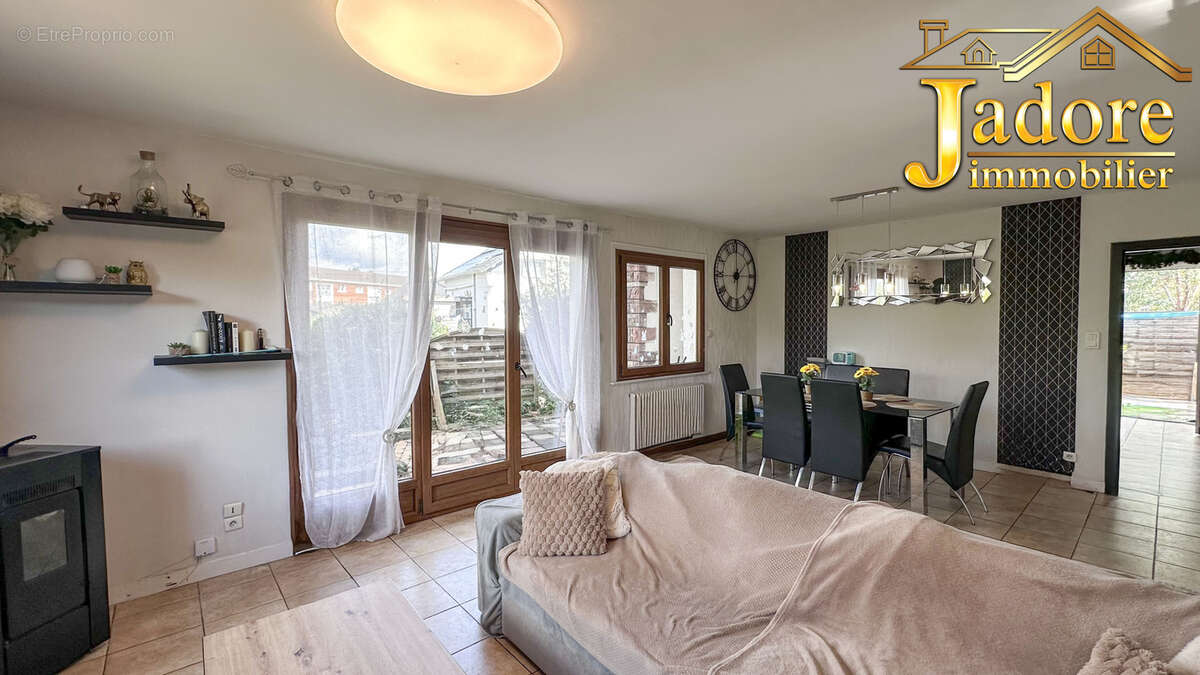 Maison à SAINT-LEONARD