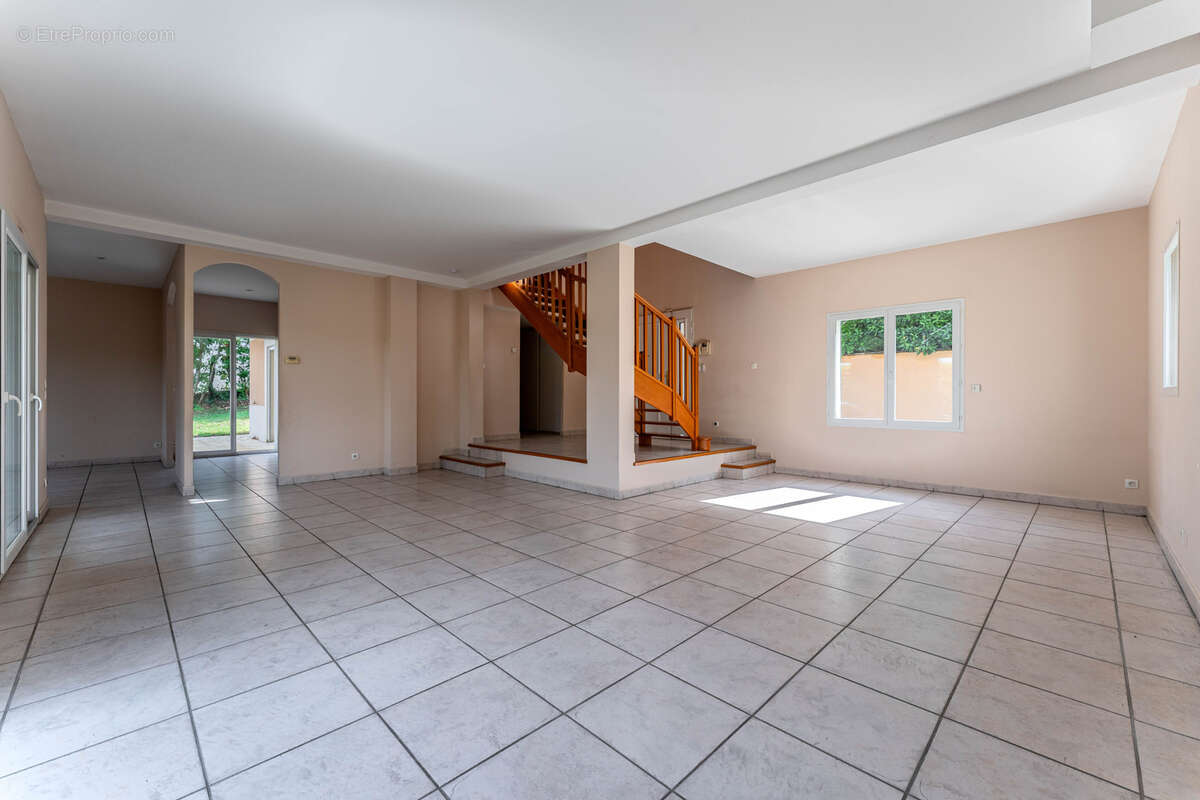 Maison à FRANCHEVILLE