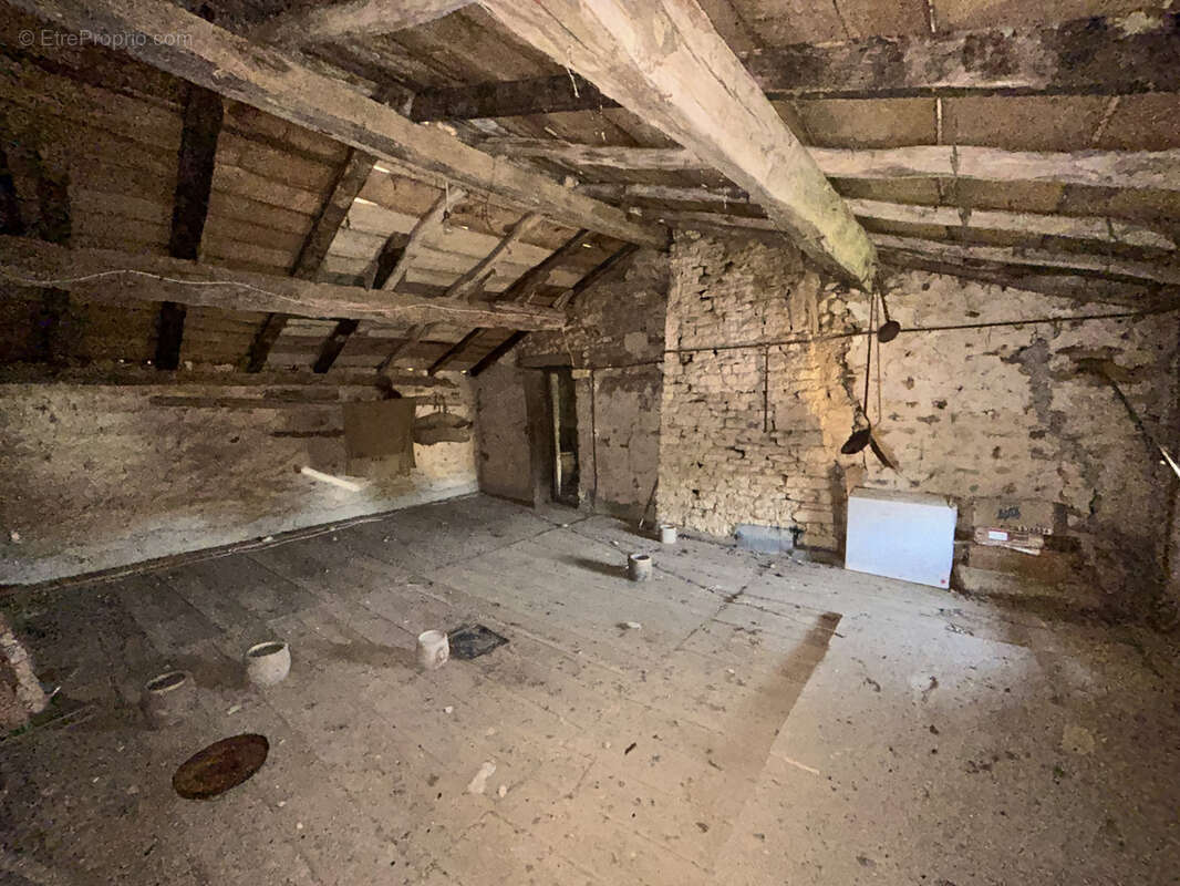 Maison à CELLE-LEVESCAULT