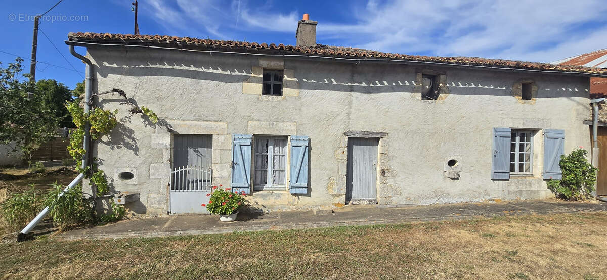 Maison à CELLE-LEVESCAULT