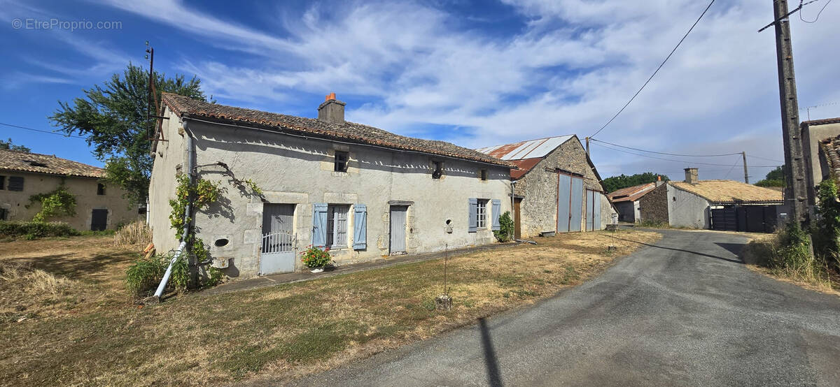 Maison à CELLE-LEVESCAULT