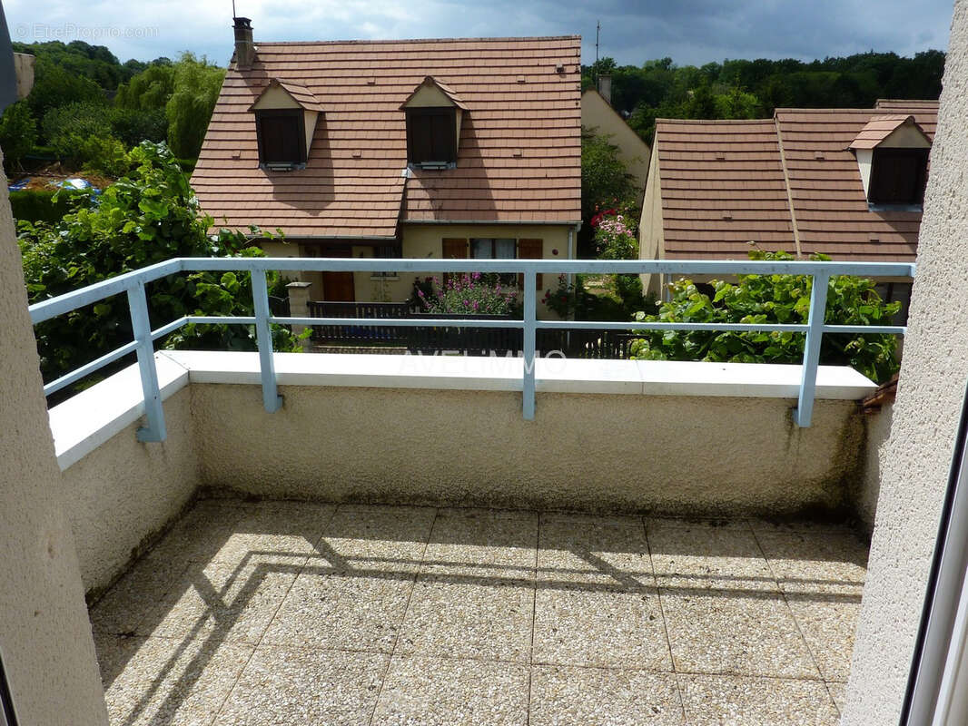 Appartement à LA QUEUE-LES-YVELINES