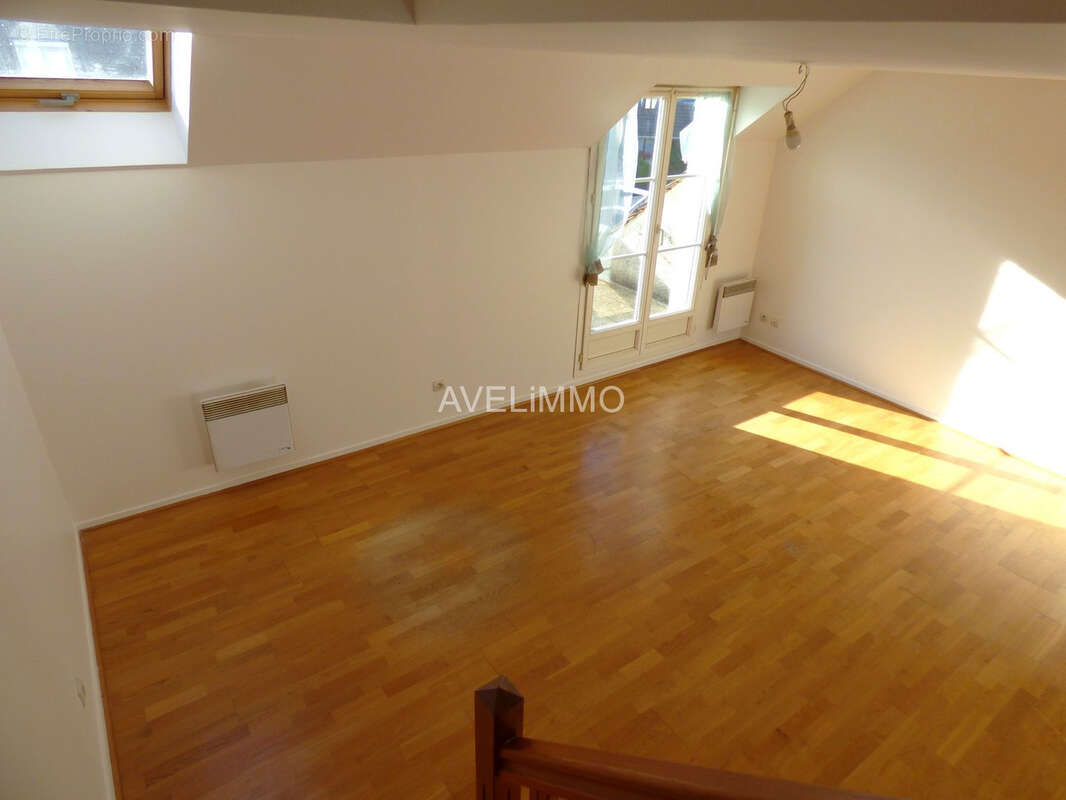 Appartement à LA QUEUE-LES-YVELINES