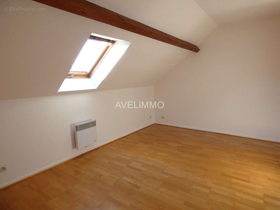 Appartement à LA QUEUE-LES-YVELINES