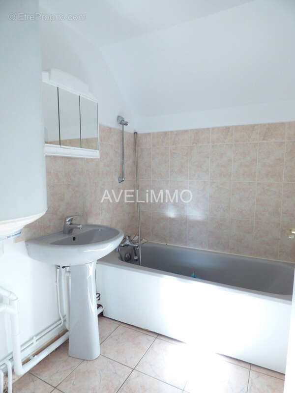 Appartement à LA QUEUE-LES-YVELINES