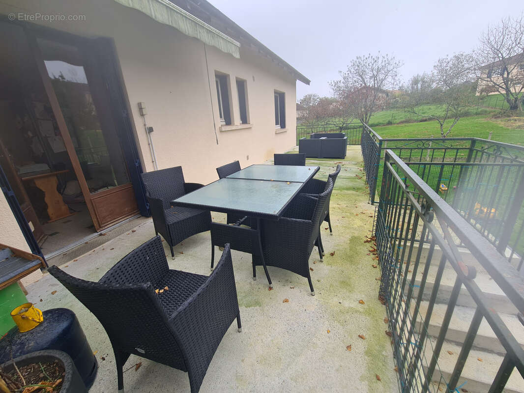 Maison à SAINT-GERMAIN-LES-BELLES