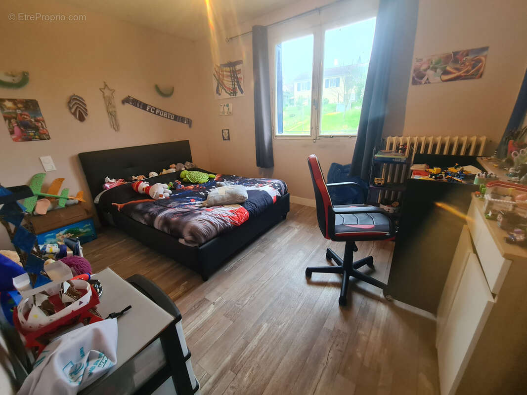 Maison à SAINT-GERMAIN-LES-BELLES