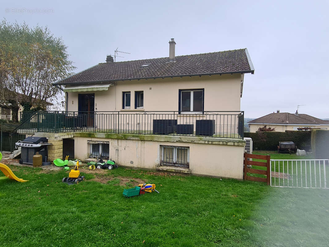 Maison à SAINT-GERMAIN-LES-BELLES