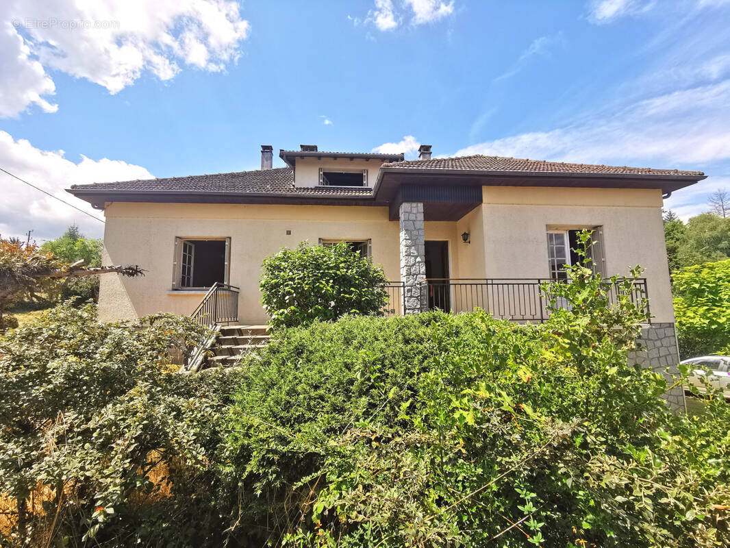 Maison à SAINT-DENIS-DES-MURS