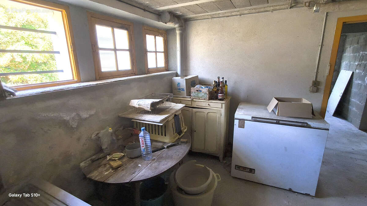 Maison à SAINT-DENIS-DES-MURS