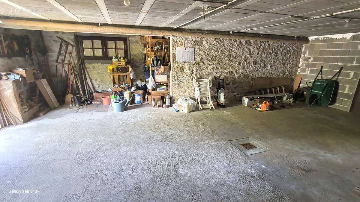 Maison à SAINT-DENIS-DES-MURS