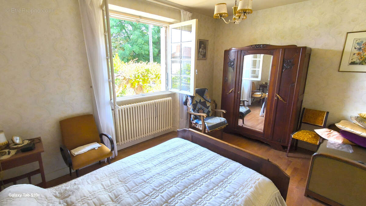 Maison à SAINT-DENIS-DES-MURS