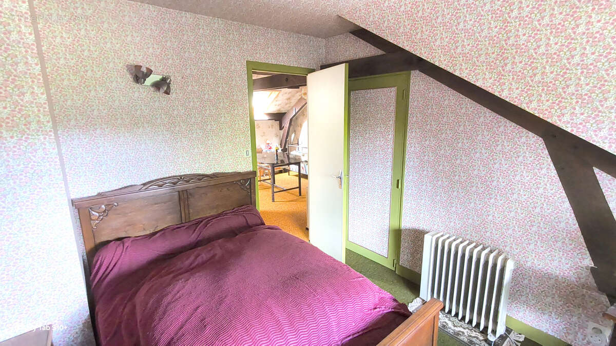 Maison à SAINT-DENIS-DES-MURS