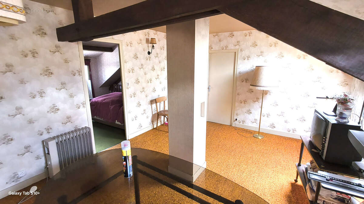 Maison à SAINT-DENIS-DES-MURS