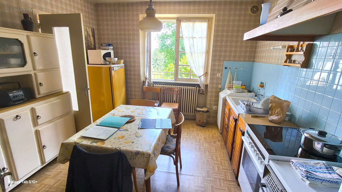 Maison à SAINT-DENIS-DES-MURS