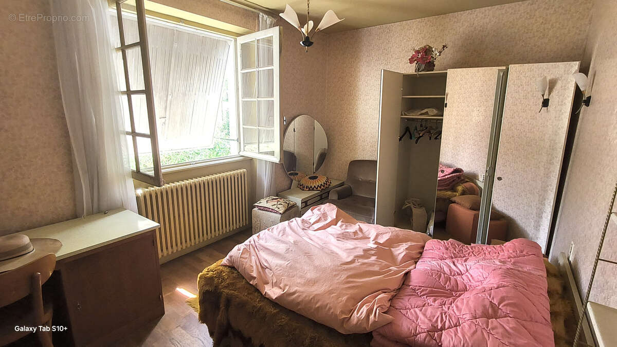 Maison à SAINT-DENIS-DES-MURS