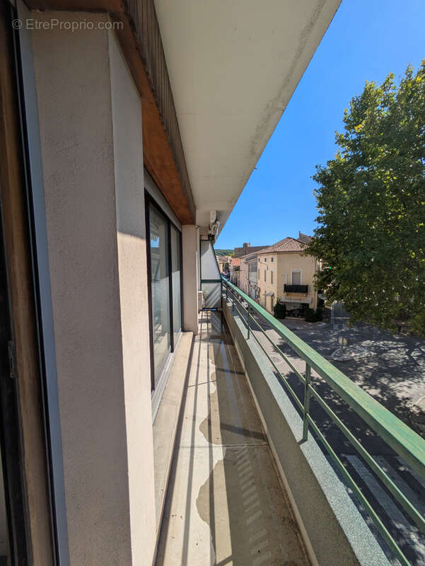 Appartement à BAGNOLS-SUR-CEZE