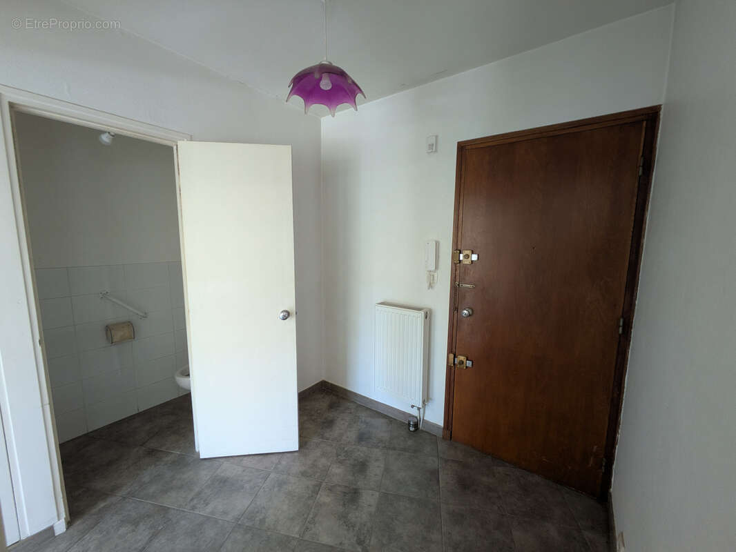 Appartement à BAGNOLS-SUR-CEZE