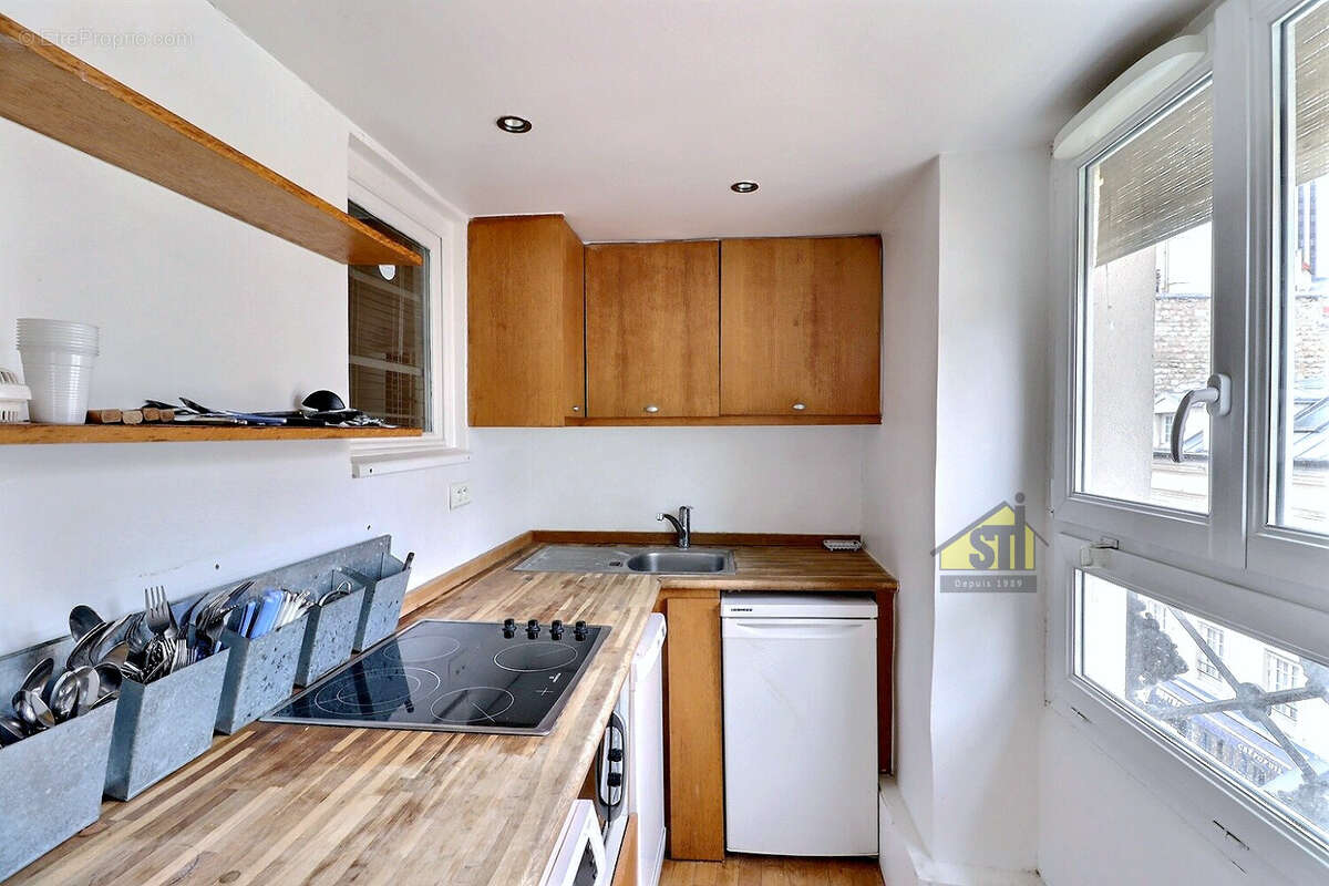 Appartement à PARIS-14E