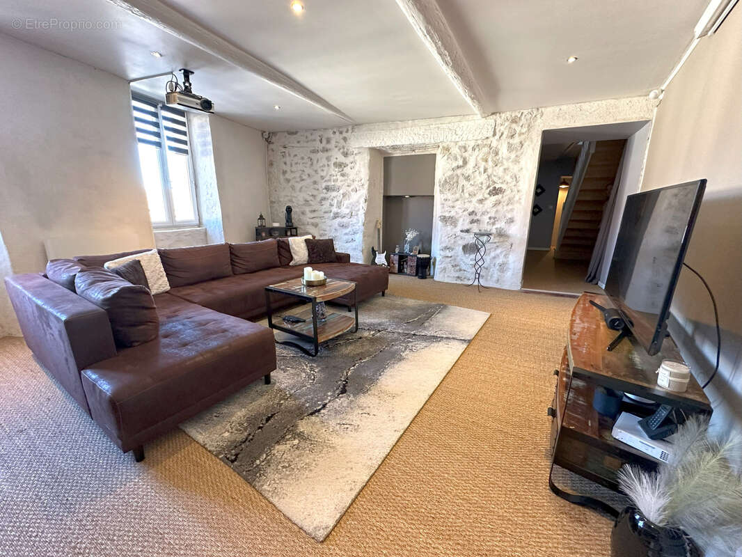 Maison à SAINTE-VALIERE