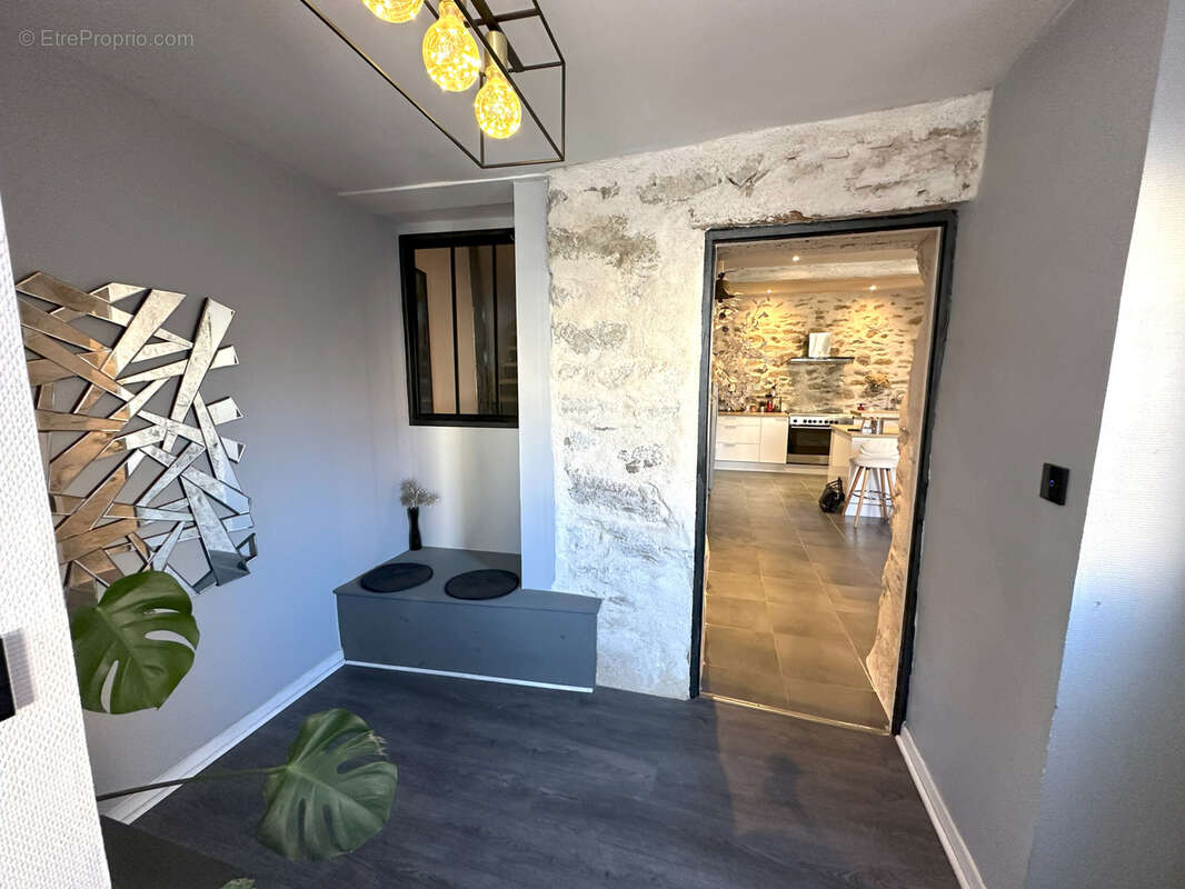 Maison à SAINTE-VALIERE