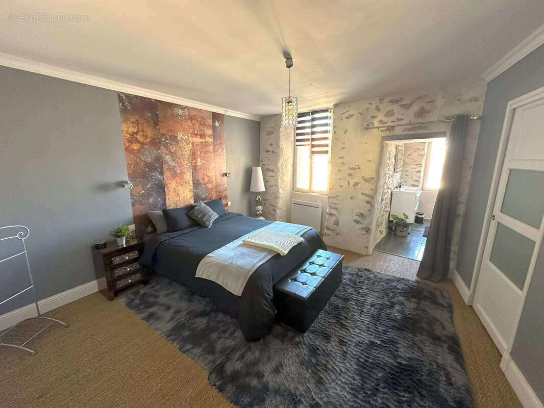 Maison à SAINTE-VALIERE