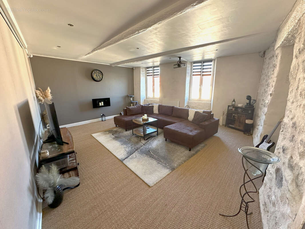 Maison à SAINTE-VALIERE